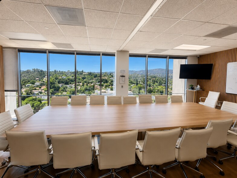 More Photos Of 16255 Ventura Blvd, Encino Office For Lease