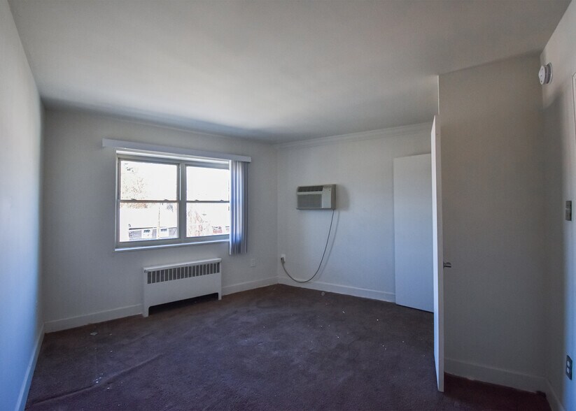 More Photos Of 401 Chaplin St SE, Washington Apartments For Sale