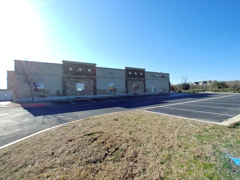 More Photos Of 2401 S A W Grimes Blvd, Round Rock Freestanding For Sale