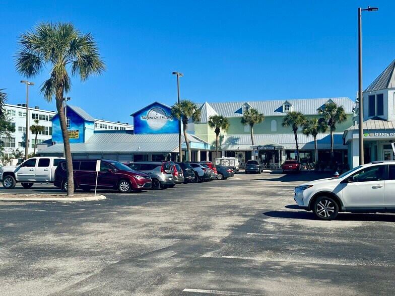 More Photos Of 5501 Gulf Blvd, Saint Pete Beach Unknown For Lease