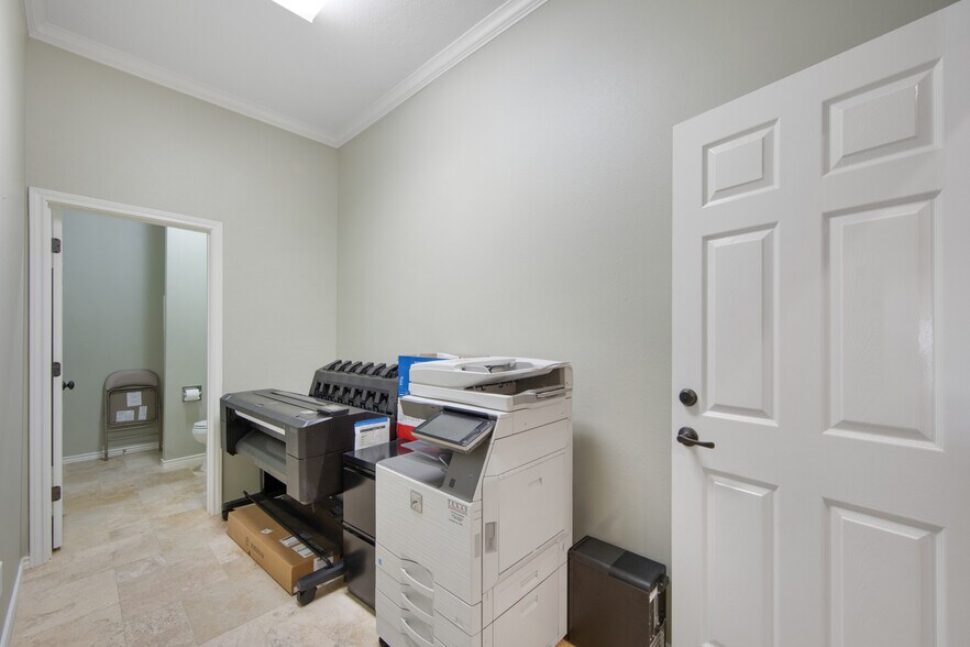 More Photos Of 140 State Highway 19, Huntsville Loft Creative Space For Sale