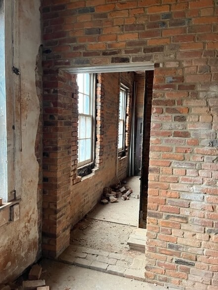 More Photos Of 210 N 5th St, Lafayette Storefront Retail Office For Sale