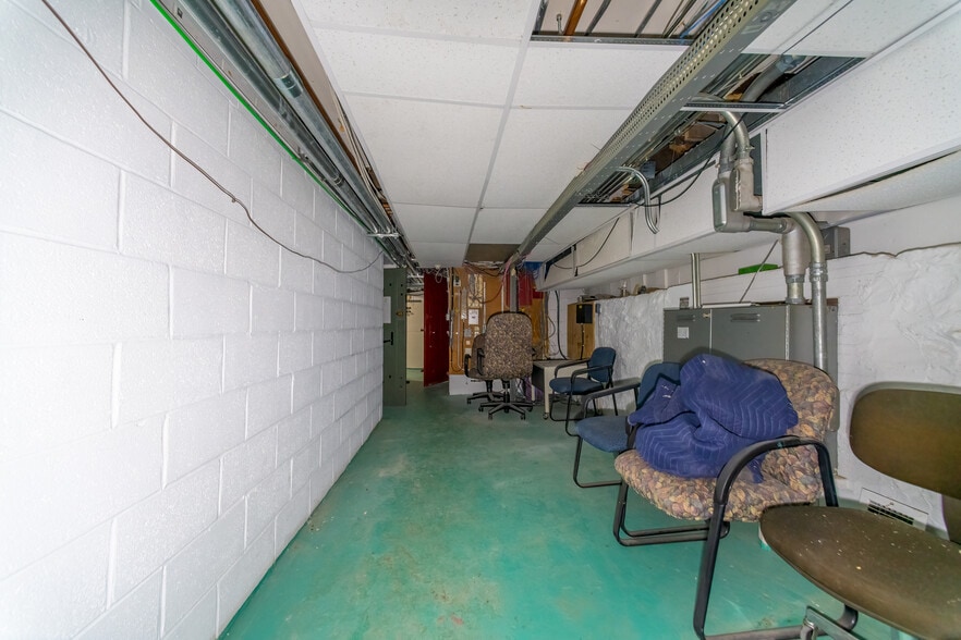 More Photos Of 100-106 S Main st, Ishpeming Bank For Sale
