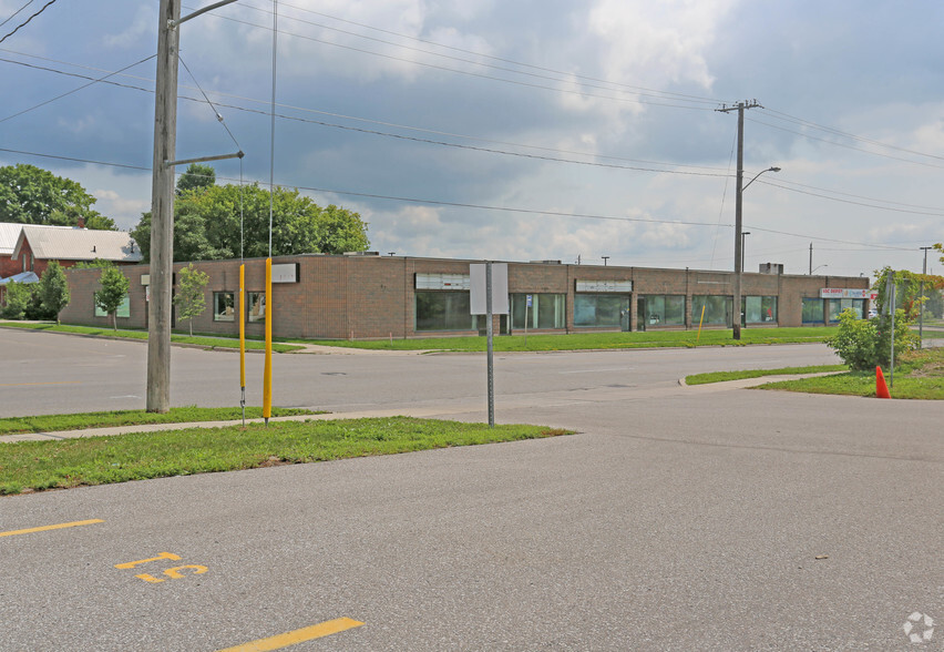 Primary Photo Of 10 Western Av, Orillia Storefront For Lease