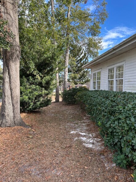 More Photos Of 1850 Bellair Blvd, Orange Park Medical For Sale