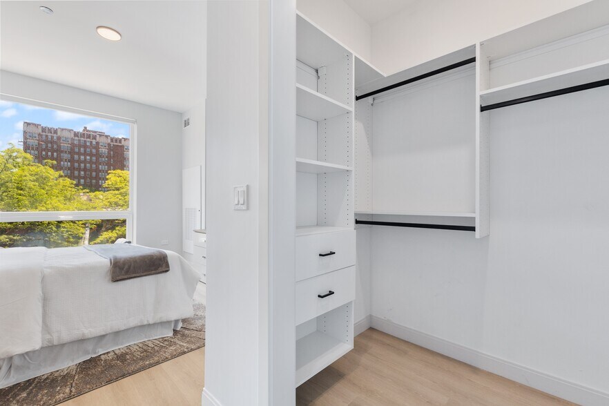 More Photos Of 4501 N Sheridan Rd, Chicago Apartments For Lease