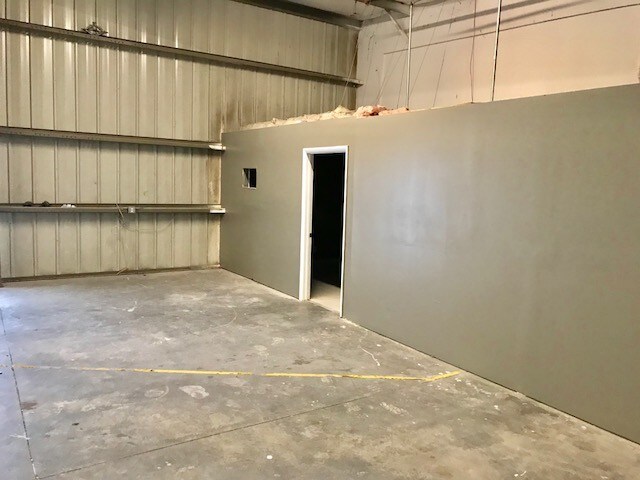 More Photos Of 825 15th St, Lake Park Warehouse For Lease