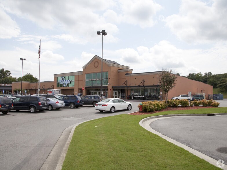 Primary Photo Of 136 W Belmont Dr, Calhoun Supermarket For Lease