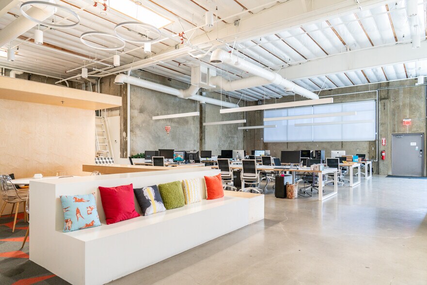 More Photos Of 1109 N Virgil Ave, Los Angeles Office For Sale