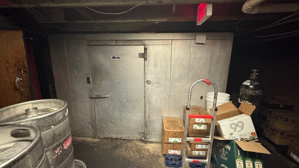 More Photos Of 1824-1826 Hanover Ave, Allentown Restaurant For Sale