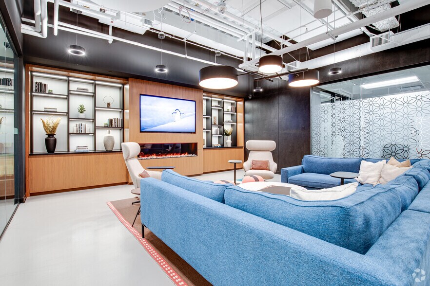 More Photos Of 45 S 7th St, Minneapolis Office For Lease