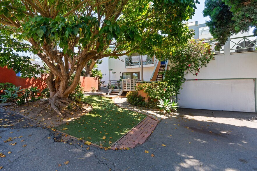 More Photos Of 273 Hillcrest Dr, Encinitas Apartments For Sale