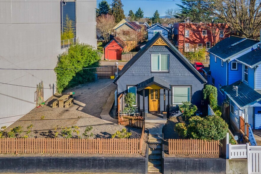 More Photos Of 4124 N Mississippi Ave, Portland Flex For Lease