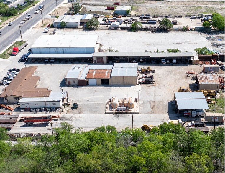 More Photos Of 7626 Grissom Rd, San Antonio Warehouse For Lease