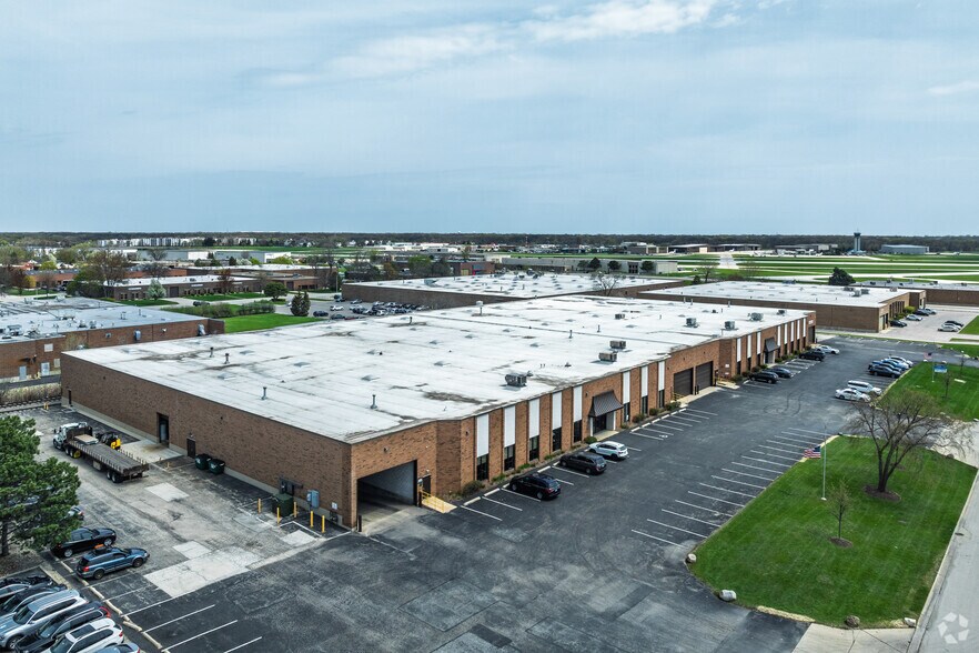 More Photos Of 180-230 Messner Dr, Wheeling Warehouse For Lease