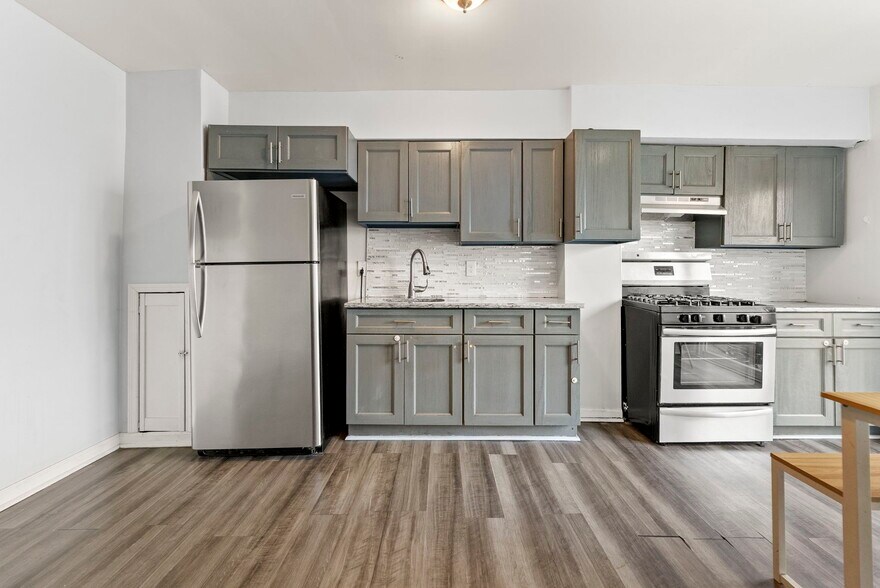 More Photos Of 204 Parkhurst St, Newark Apartments For Sale