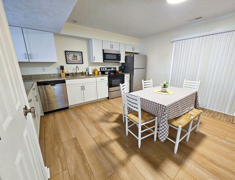 More Photos Of 1426-1496 N Kinser Pike, Bloomington Apartments For Sale