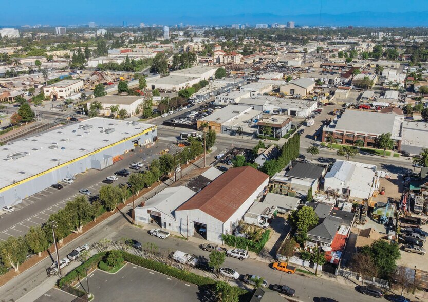 More Photos Of 1101-1105 E 3rd St, Santa Ana Warehouse For Sale