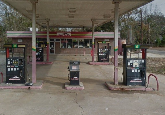 More Photos Of 604 Church St, Conway Convenience Store For Sale