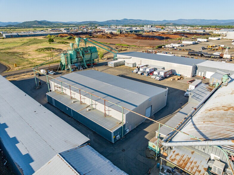 More Photos Of 1385 Antelope Rd, White City Manufacturing For Lease