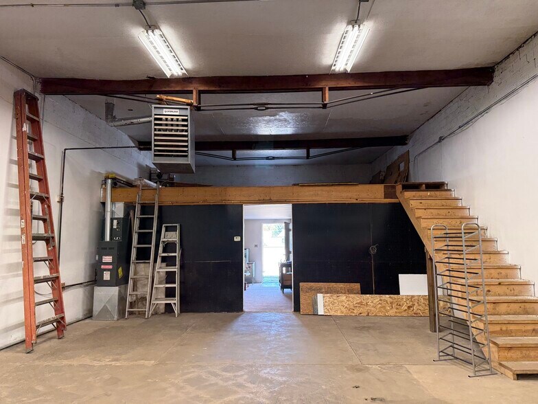 More Photos Of 354 S East Ave, Kankakee Office For Sale