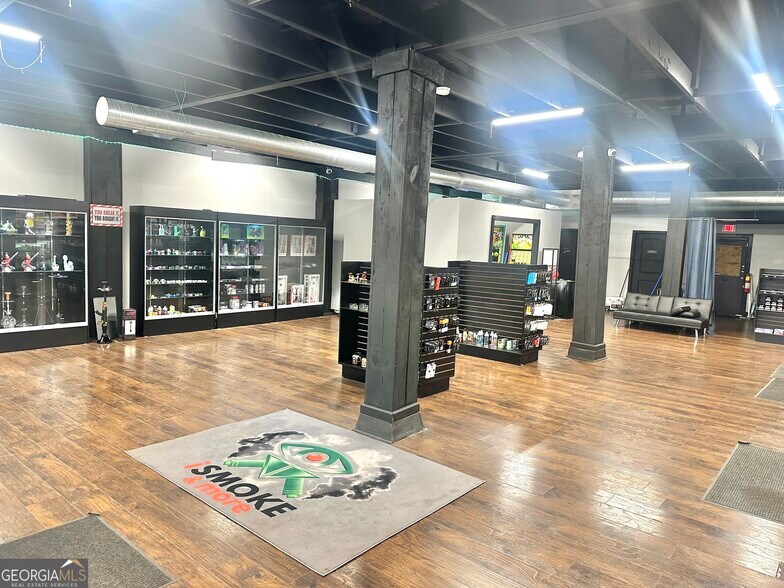 More Photos Of 1300 W Taylor St, Griffin General Retail For Sale