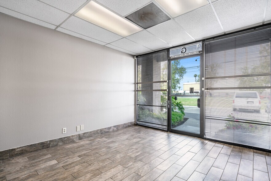 More Photos Of 1200 N Jefferson St, Anaheim Showroom For Sale
