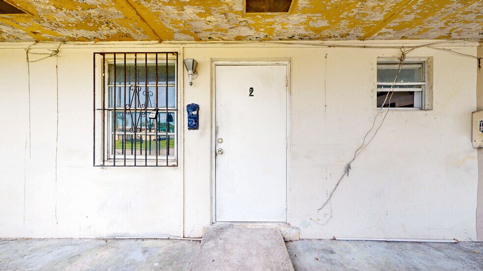 More Photos Of 1478 NW 2nd Ave, Florida City Multifamily For Sale