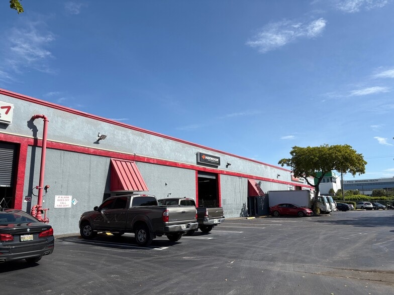 More Photos Of 1301 SW 2nd St, Pompano Beach Warehouse For Sale