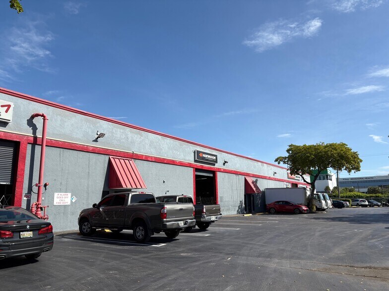 More Photos Of 1301 SW 2nd St, Pompano Beach Warehouse For Lease