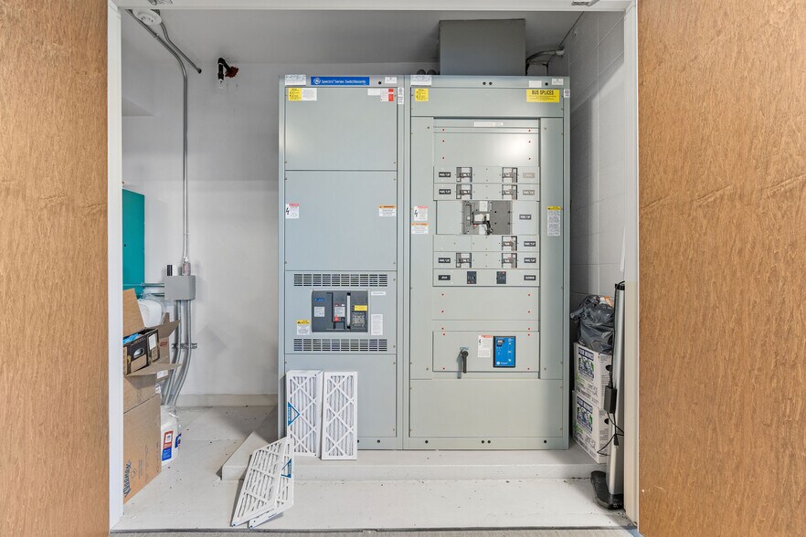 More Photos Of 1403-1405 W 2200 S, Salt Lake City Office For Lease