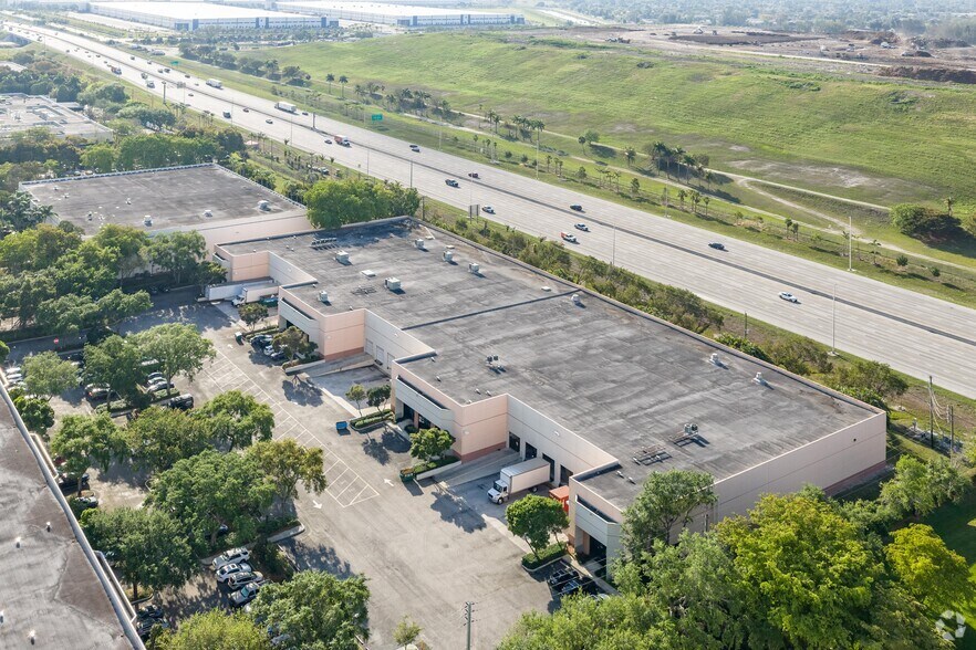 More Photos Of 3930 Executive Way, Miramar Warehouse For Lease