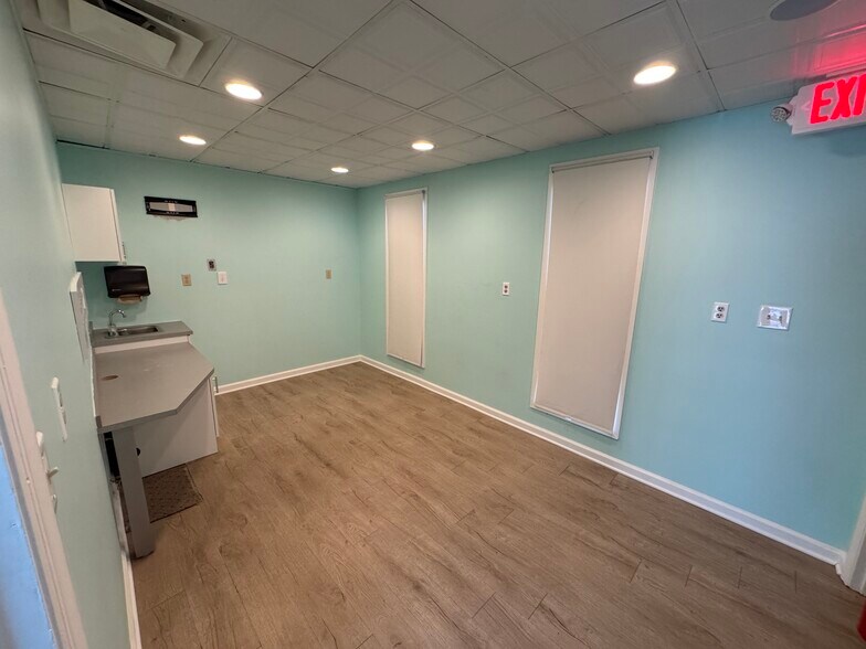 More Photos Of 4008 Mundy Mill Rd, Oakwood Office For Lease
