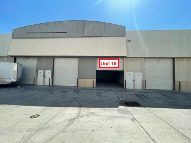 More Photos Of 10881 Santa Fe Ave, Hesperia Warehouse For Lease