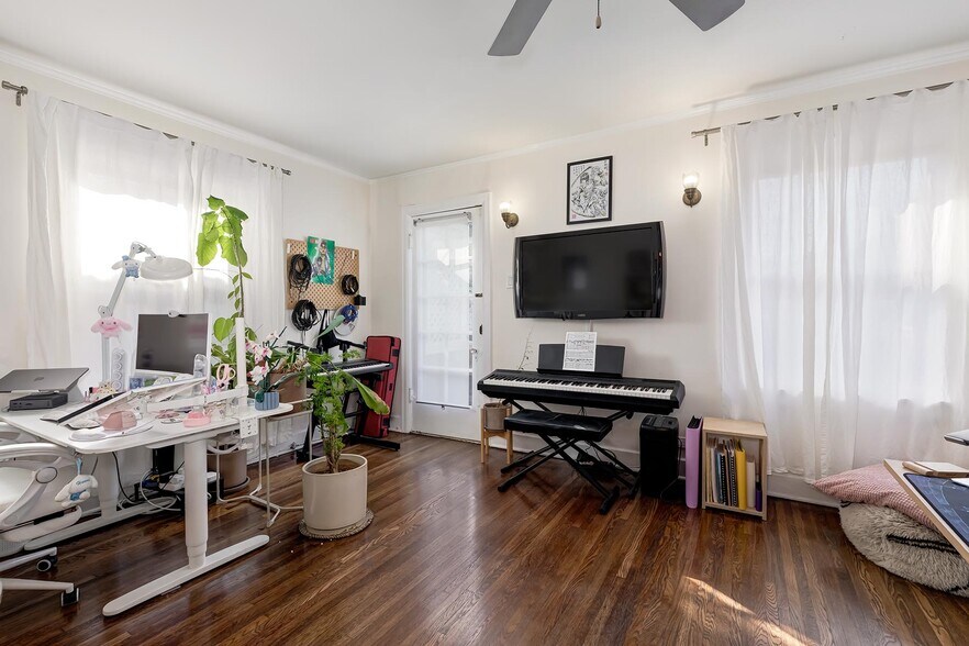 More Photos Of 615 N Plymouth Blvd, Los Angeles Apartments For Sale