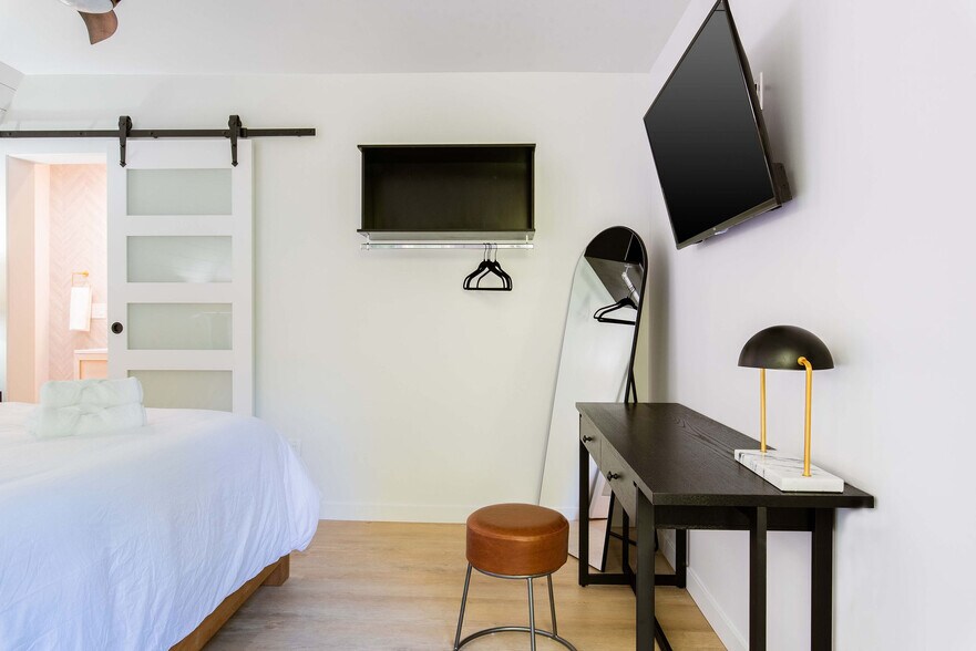 More Photos Of 306 Loch Leven Rd, Lake Arrowhead Hotel For Sale