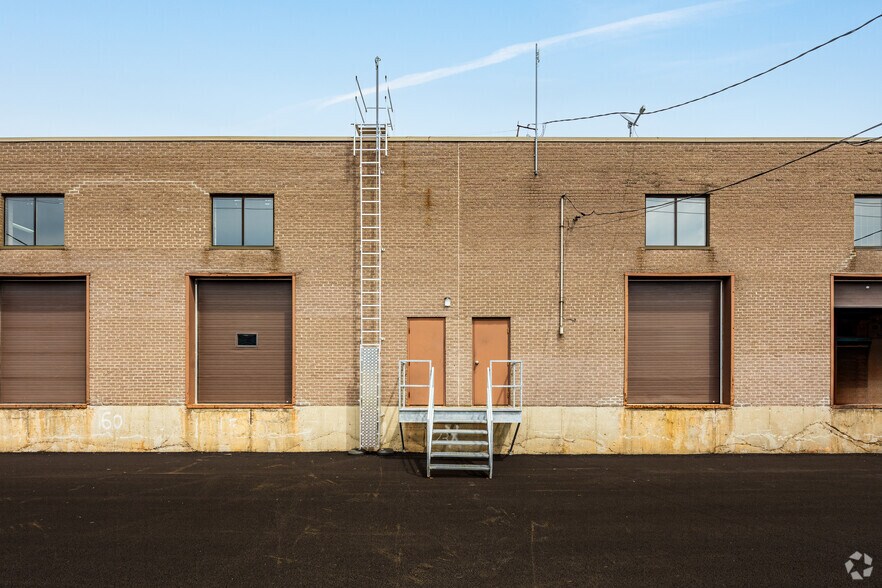 More Photos Of 1100-1190 Rue Bégin, Saint-Laurent Warehouse For Lease