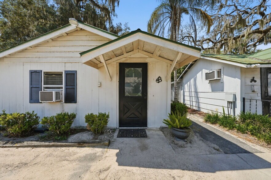 More Photos Of 605 S Main Ave, Minneola Storefront Retail Residential For Sale
