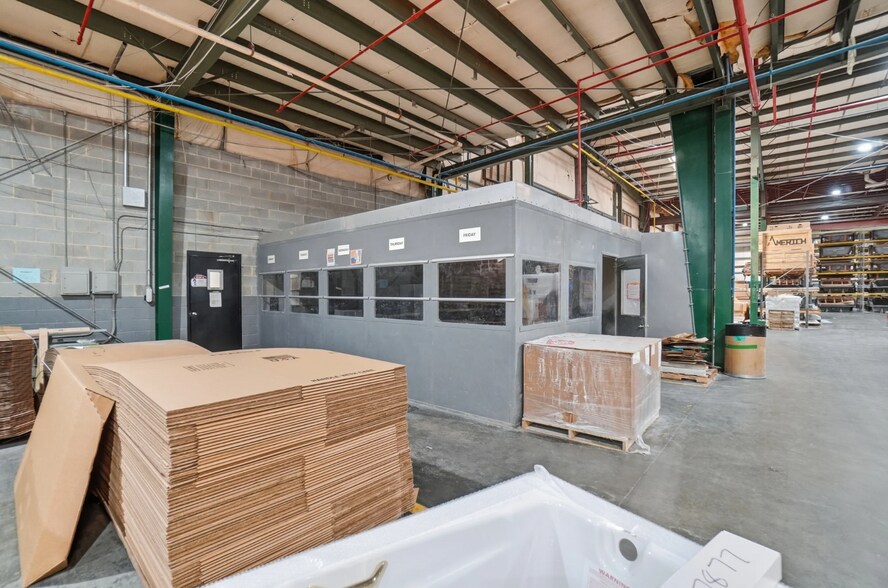 More Photos Of 10700 John Price Rd, Charlotte Warehouse For Lease