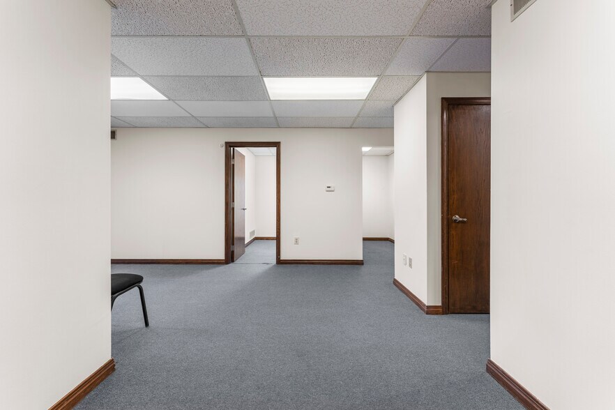 More Photos Of 600 Commerce Dr, Coraopolis Office Residential For Lease