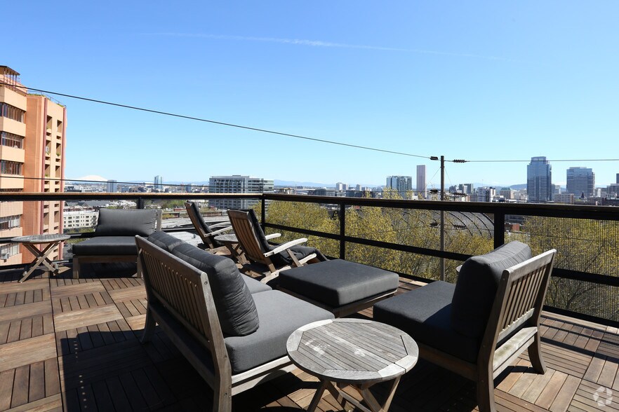 More Photos Of 2020 SW Salmon St, Portland Apartments For Sale