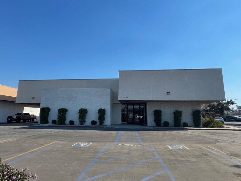 More Photos Of 24030 Hawthorne Blvd, Torrance Storefront For Lease