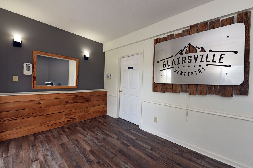 More Photos Of 10 Deer Crossing Trl, Blairsville Office For Sale