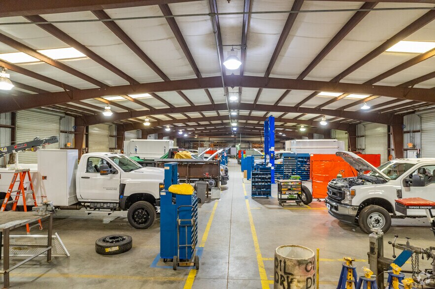 More Photos Of 1400 L and R Industrial Blvd, Tarpon Springs Unknown For Lease