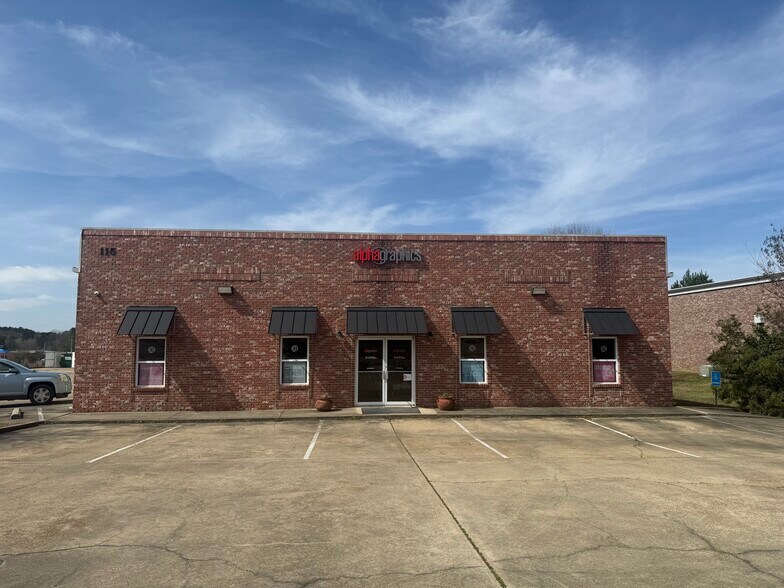 More Photos Of 115 Metroplex Blvd, Pearl Light Distribution For Lease