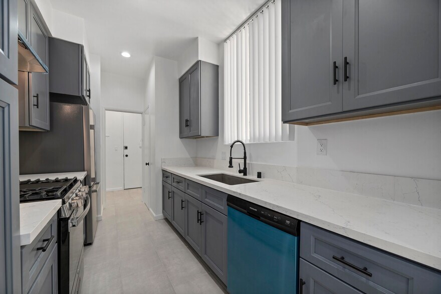 More Photos Of 329 S Rexford Dr, Beverly Hills Apartments For Sale