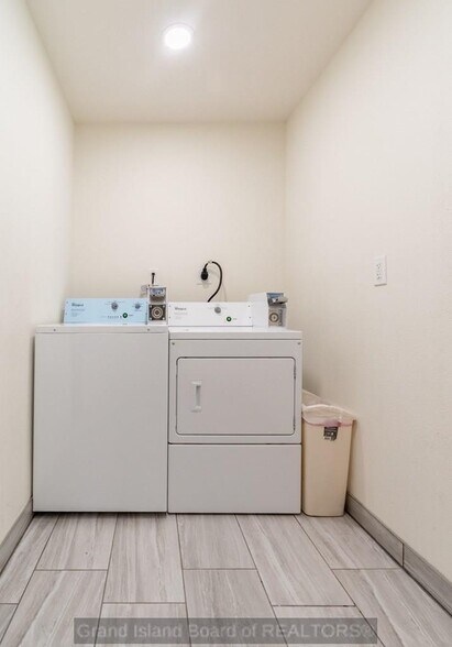 More Photos Of 3205 S Locust St, Grand Island Hotel For Sale