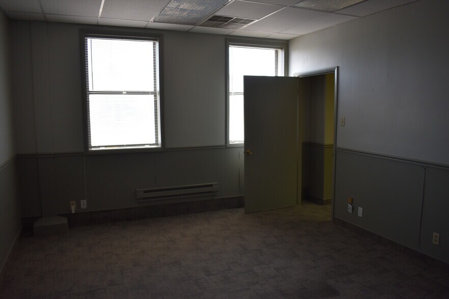 More Photos Of 884 W 2nd St, Ogden Warehouse For Lease