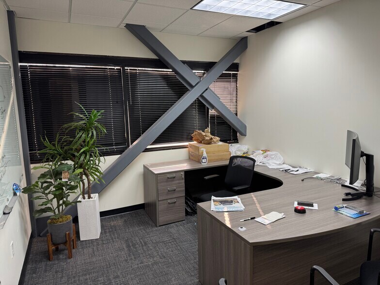 More Photos Of 707 W 700 S, Woods Cross Office For Lease
