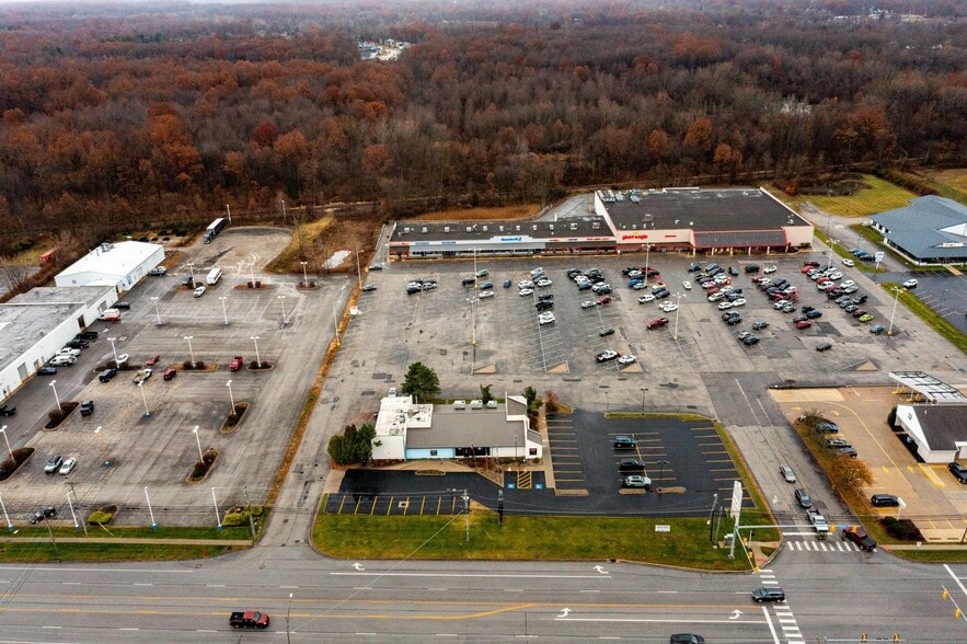 More Photos Of 4415 Liberty Ave, Vermilion General Retail For Sale